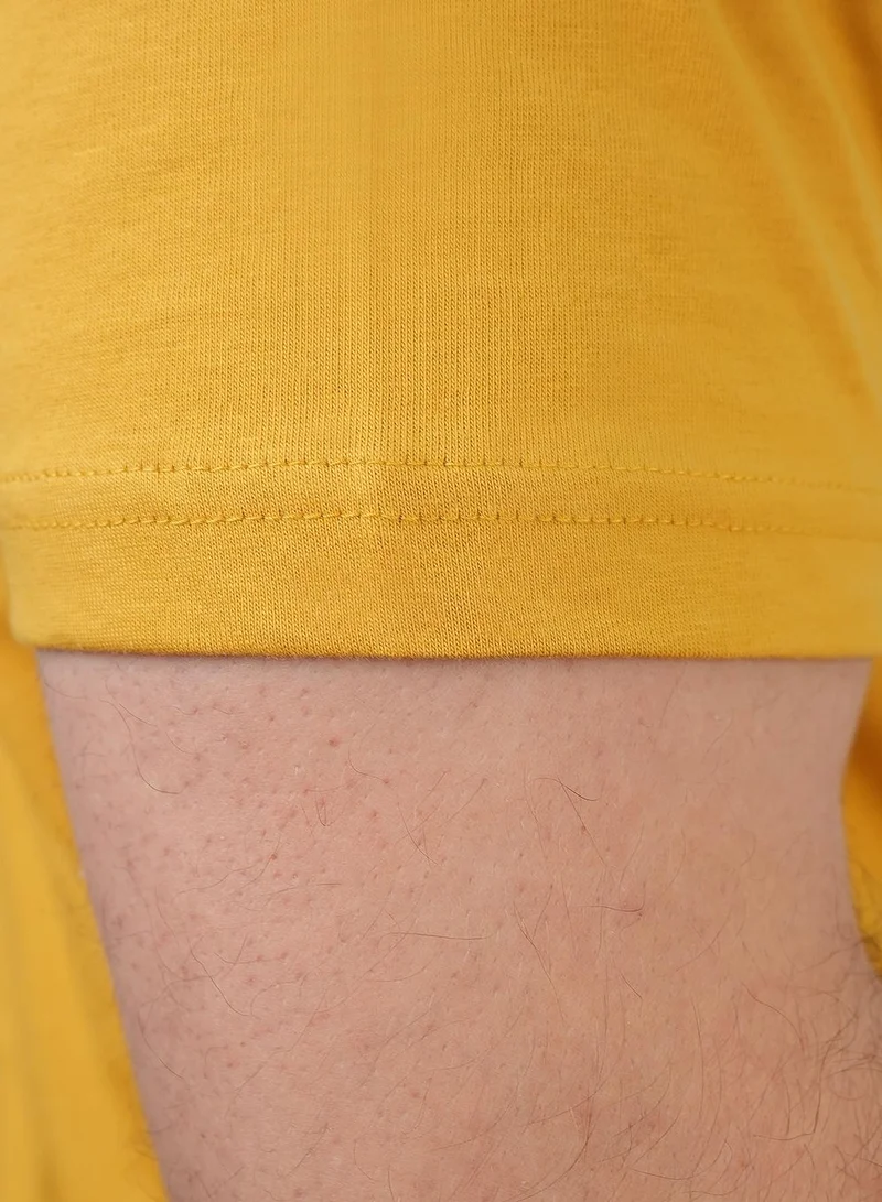 GIORDANO  Men's Slim Fit Cotton Signature Print Tee for Men | Best Price UAE